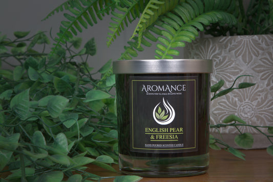 English Pear & Freesia Scented Candle (30cl)