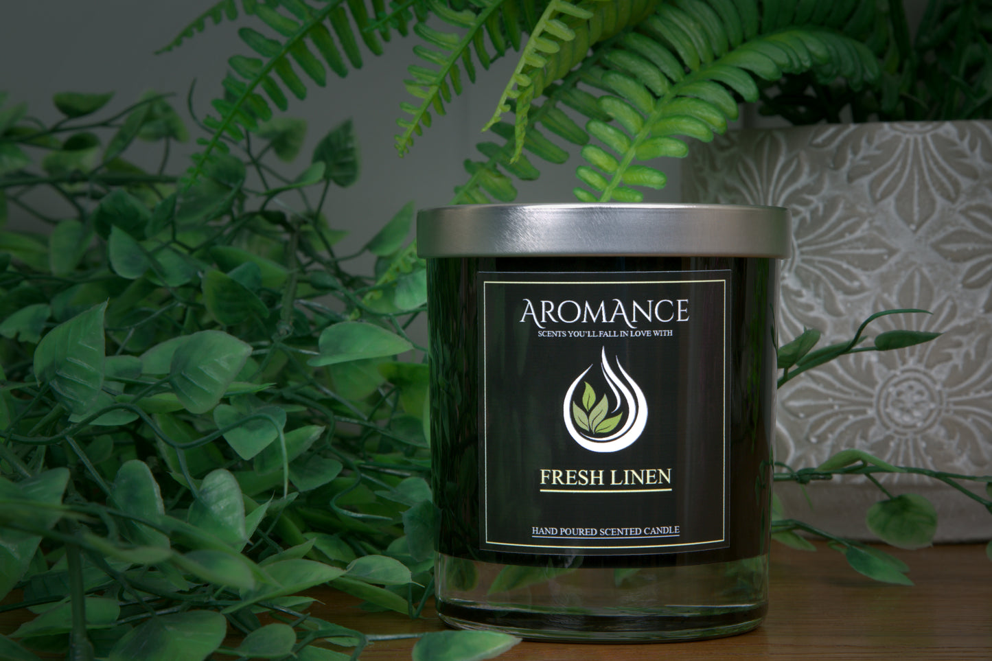 Fresh Linen Scented Candle (30cl)