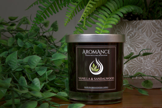Vanilla & Sandalwood Scented Candle (30cl)