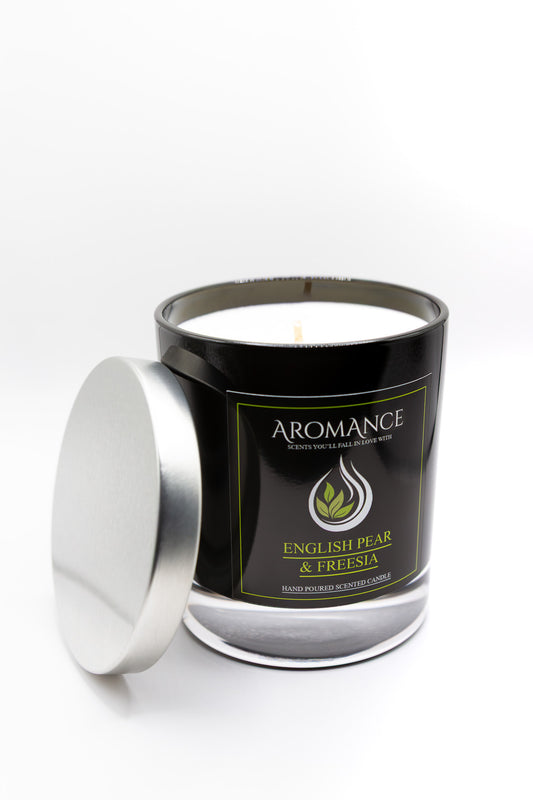 English Pear & Freesia Scented Candle (30cl)