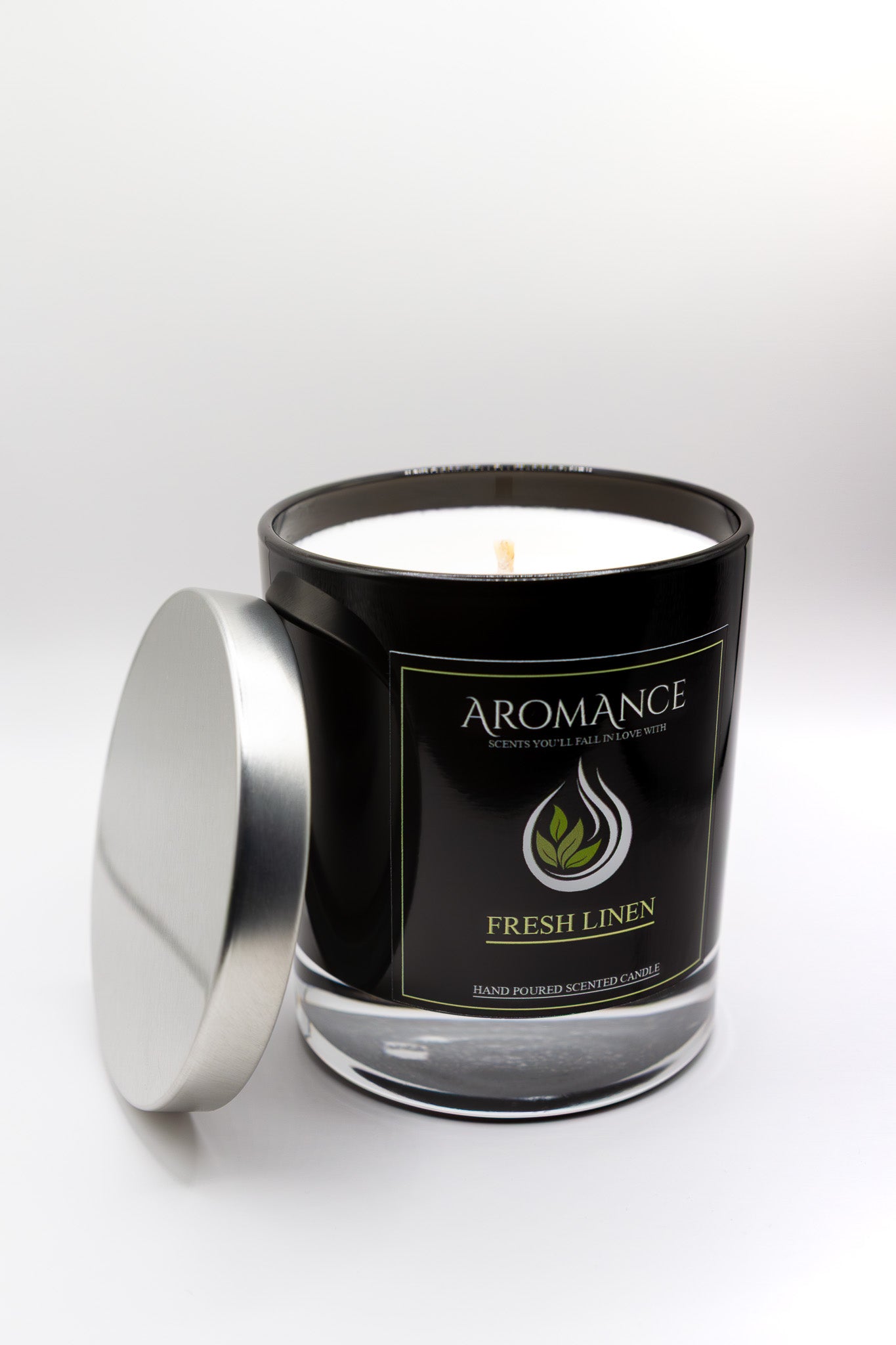Fresh Linen Scented Candle (30cl)
